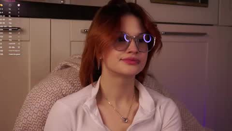 Snapshot of pebee chatting on 10.03.25 Lily online show from 10.03.25