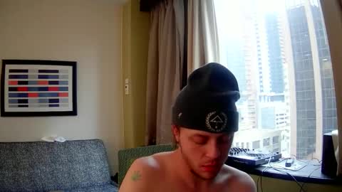 Snapshot of peeepit chatting on 12.20.25 peeepit online show from 12.20.25