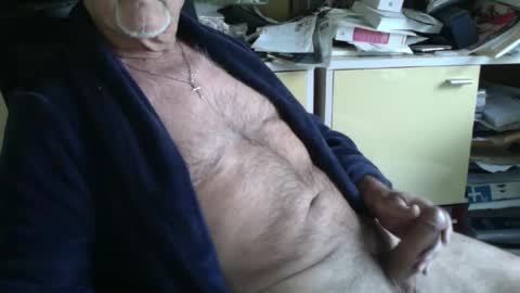 Snapshot of pegaso1000 chatting on 12.17.24 pegaso1000 online show from 12.17.24