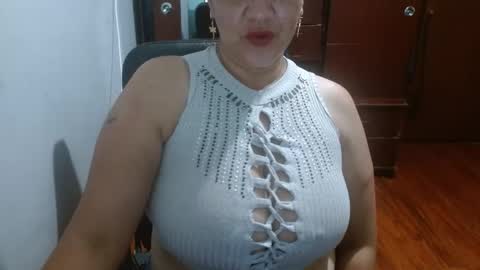 penelopefuckass online show from 10.10.25