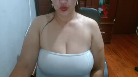 penelopefuckass online show from 10.18.25