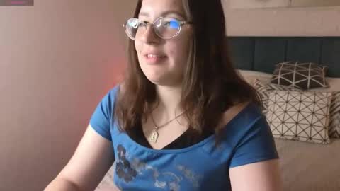 Hi  Im Peneloppa online show from 10.06.25