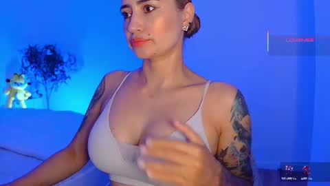 Snapshot of pennyy__ chatting on 06.20.26 Hi Im Penelope better vibrations 1111 online show from 06.20.26