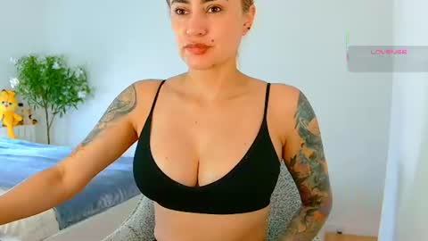 Snapshot of pennyy__ chatting on 07.03.26 Hi Im Penelope better vibrations 1111 online show from 07.03.26