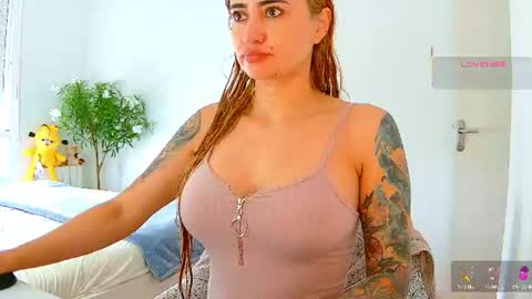 Snapshot of pennyy__ chatting on 07.14.26 Hi Im Penelope better vibrations 1111 online show from 07.14.26