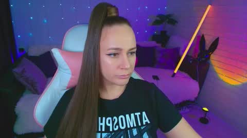 Dia  online show from 10.21.25