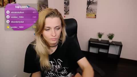 Mia online show from 09.30.25