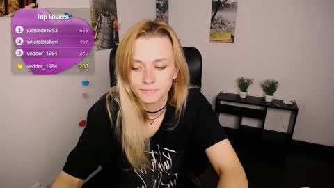 Mia online show from 10.03.25