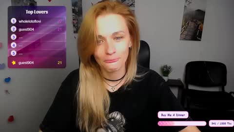 Mia online show from 11.25.25