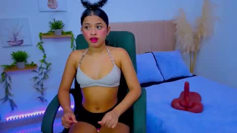 pequitasmedusa9 online show from 10.17.25