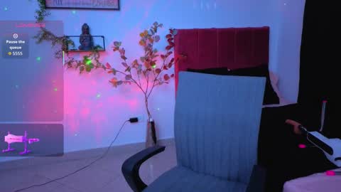 pequitasmedusa9 online show from 11.30.25