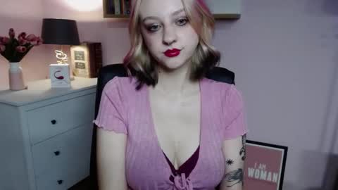 Snapshot of perfect_madeline chatting on 12.14.24 Madeline online show from 12.14.24