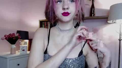 Snapshot of perfect_madeline chatting on 12.30.24 Madeline online show from 12.30.24