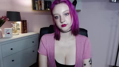 Snapshot of perfect_madeline chatting on 01.09.25 Madeline online show from 01.09.25
