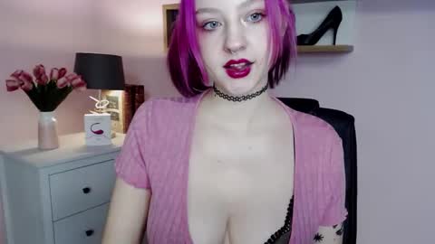 Snapshot of perfect_madeline chatting on 01.12.25 Madeline online show from 01.12.25