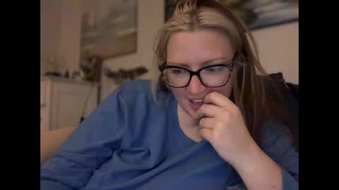 Snapshot of perfectnips742 chatting on 11.06.25 Nelly online show from 11.06.25