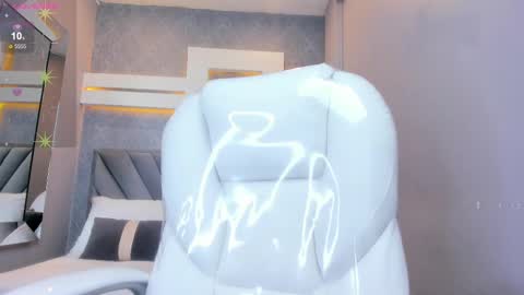 PERLA  online show from 02.13.25
