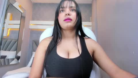 PERLA  online show from 02.14.25