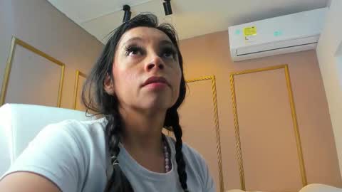 PerlaPreciosa online show from 11.16.25