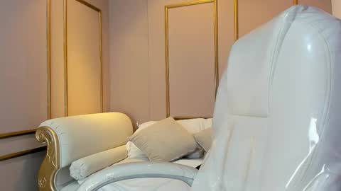 PerlaPreciosa online show from 11.21.25