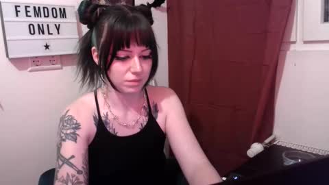 Persephone online show from 04.21.26