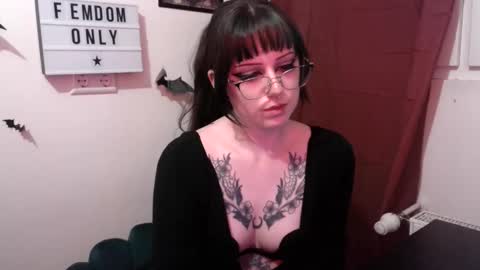 Persephone online show from 04.22.26