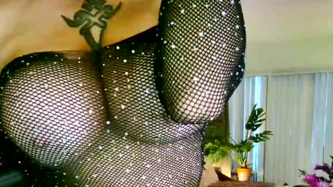 Snapshot of persianangel chatting on 02.24.25 love when you call me persiN0 PM NO C2C online show from 02.24.25