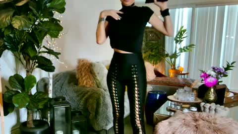 Snapshot of persianangel chatting on 02.26.25 love when you call me persiN0 PM NO C2C online show from 02.26.25