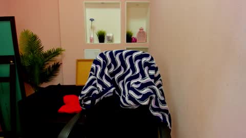 horror flying on the wings of the night.... online show from 09.27.25