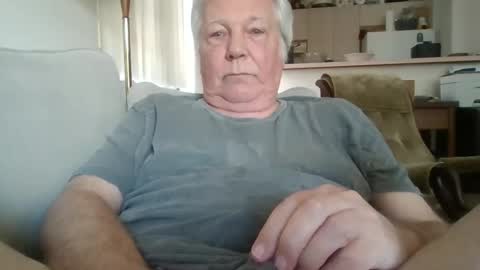 Snapshot of pervdude01 chatting on 09.20.25 Nut4aNickel online show from 09.20.25