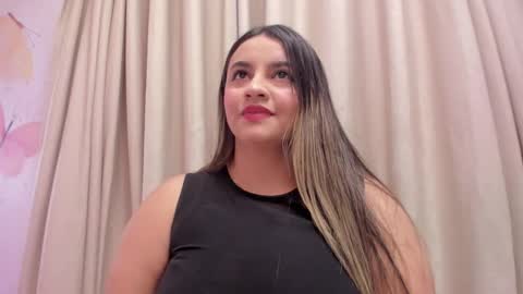 LAURA  online show from 01.08.25