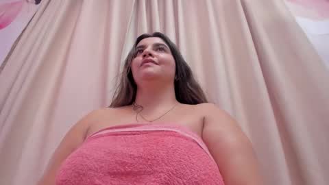 LAURA  online show from 01.11.25