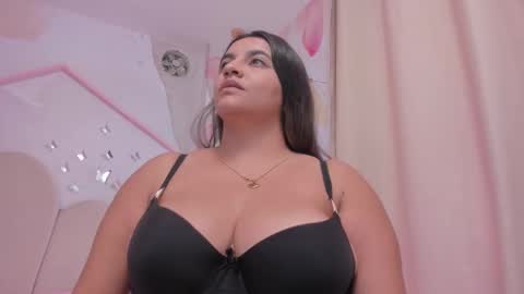 LAURA  online show from 03.04.25