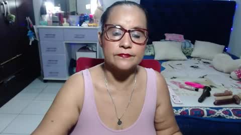 Snapshot of pervert_mommy_x chatting on 06.19.26 SAMY online show from 06.19.26