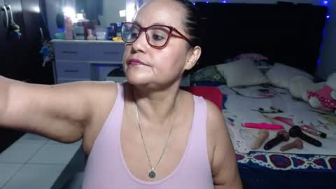 Snapshot of pervert_mommy_x chatting on 06.22.26 SAMY online show from 06.22.26