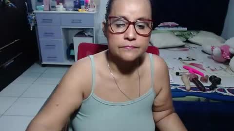 Snapshot of pervert_mommy_x chatting on 06.23.26 SAMY online show from 06.23.26