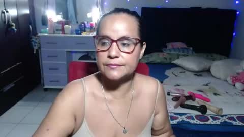 Snapshot of pervert_mommy_x chatting on 06.24.26 SAMY online show from 06.24.26
