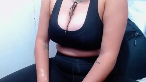  Nicole   online show from 01.26.25