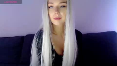 Snapshot of pervyblonde chatting on 01.31.25 Isabella online show from 01.31.25