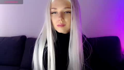 Snapshot of pervyblonde chatting on 02.12.25 Isabella online show from 02.12.25