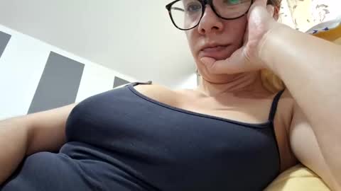 Snapshot of pervygirl69 chatting on 01.10.25 Lisa - online show from 01.10.25