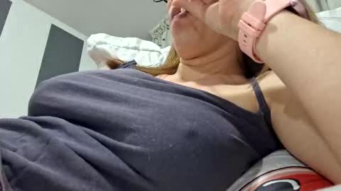 Snapshot of pervygirl69 chatting on 02.25.25 Lisa - online show from 02.25.25