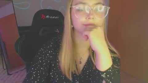 petalkiss online show from 09.19.25