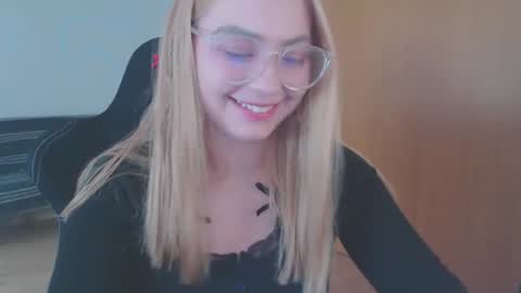 petalkiss online show from 09.21.25