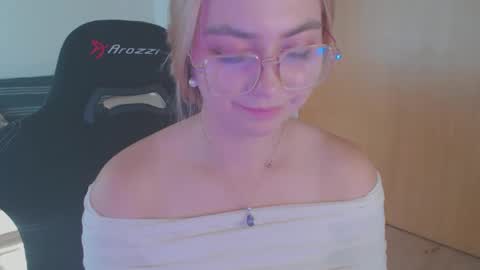 petalkiss online show from 09.27.25