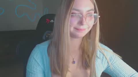 petalkiss online show from 09.28.25