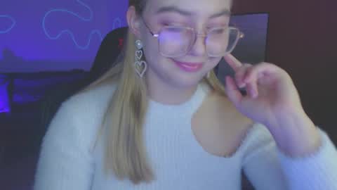 petalkiss online show from 10.17.25