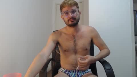 Snapshot of peter_x_annaud chatting on 01.09.25 FELIPE online show from 01.09.25