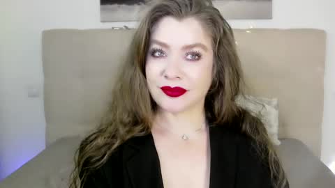 Peters Emily online show from 01.18.25