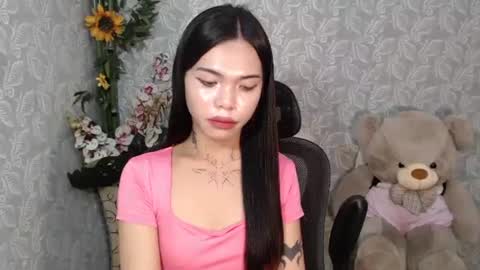 Snapshot of petite_angelx chatting on 01.20.25 angel online show from 01.20.25